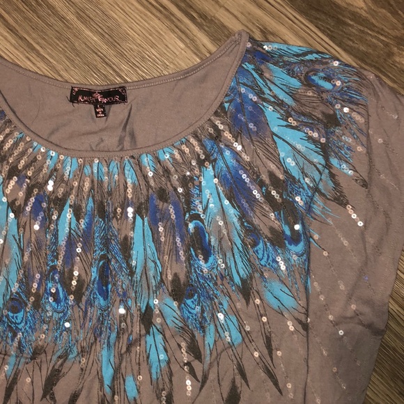 Flowy, feather, sequin top - Picture 2 of 2